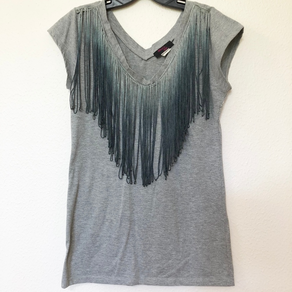Gray V-neck fringe tee L